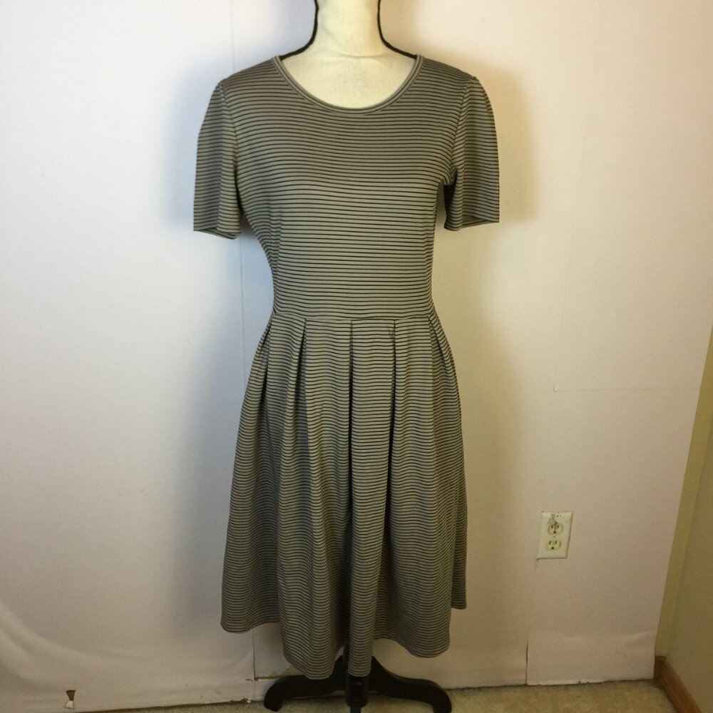 LuLaRoe Amelia Fit & Flare Dress Size M Womans Gray Black Striped Short Sleeve
